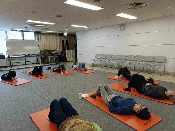 真剣そのもの!な腸もみ講座@池袋の画像